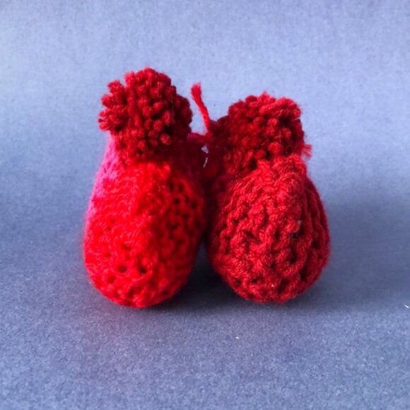 NWT Vintage Handmade Knitted Red, Pink Children’s Slipper Booties - Picture 2 of 3